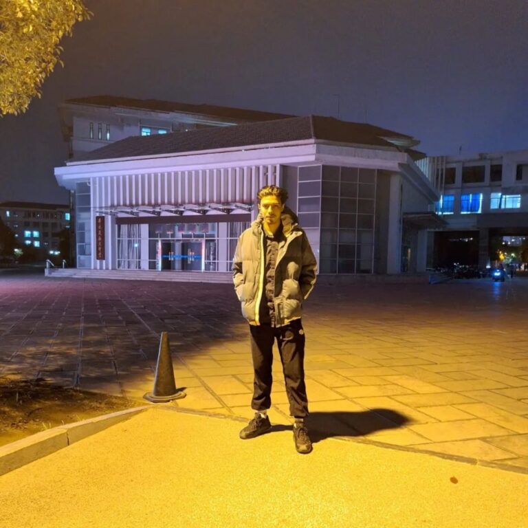 Instagram post from rukunuzzaman.shaon. This post is in position 8.